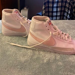 Nike pink air forces
